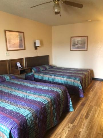 Luxury Inn Cheyenne Bagian luar foto