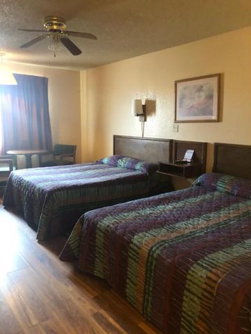 Luxury Inn Cheyenne Bagian luar foto