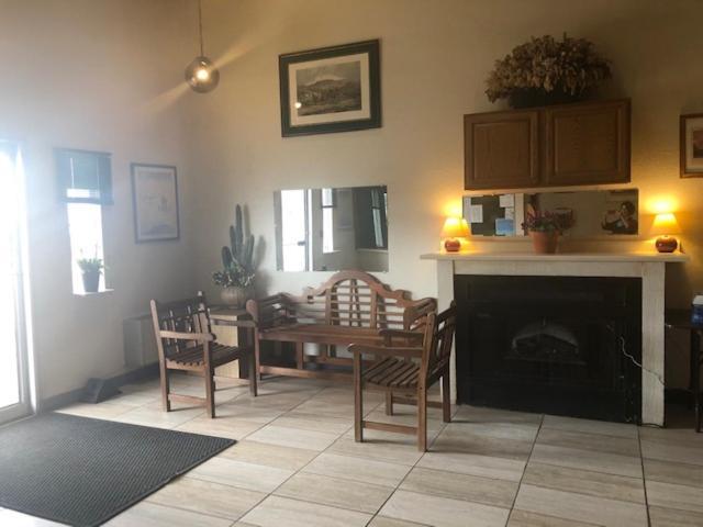 Luxury Inn Cheyenne Bagian luar foto